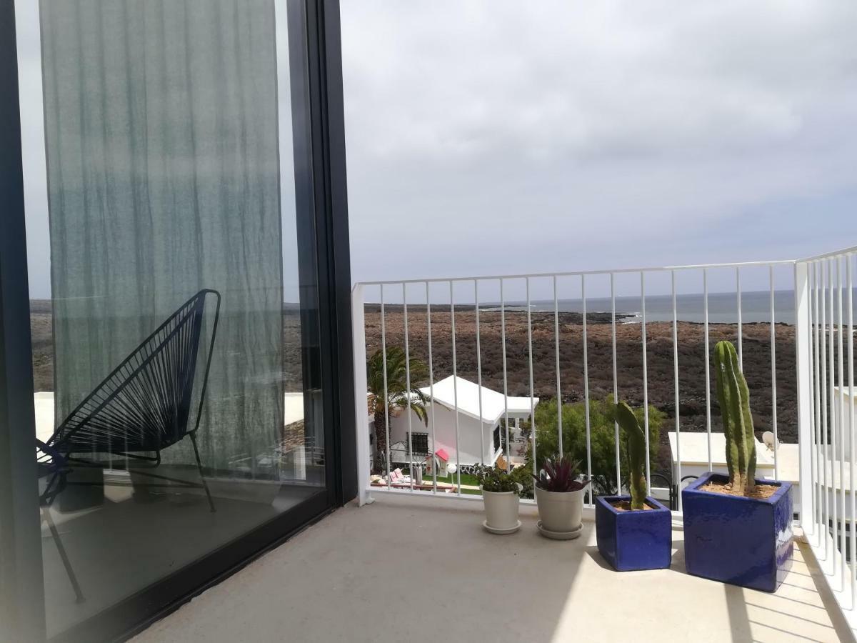 Appartamento Salema Punta Mujeres Esterno foto
